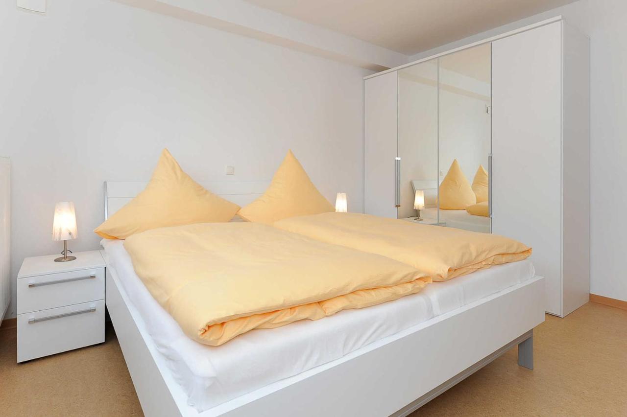 Haus Leuchtturm Apartment Bensersiel Ngoại thất bức ảnh